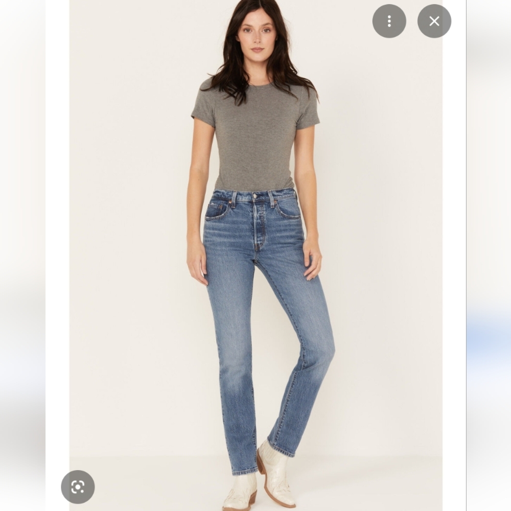 NWT! LEVIS(30) Women's 501 Original Button Fly, Straight Leg Jeans